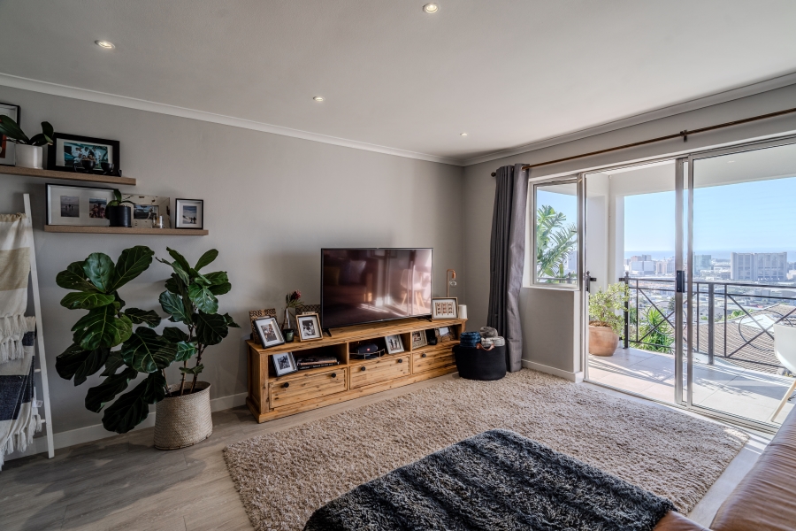 2 Bedroom Property for Sale in Vredehoek Western Cape